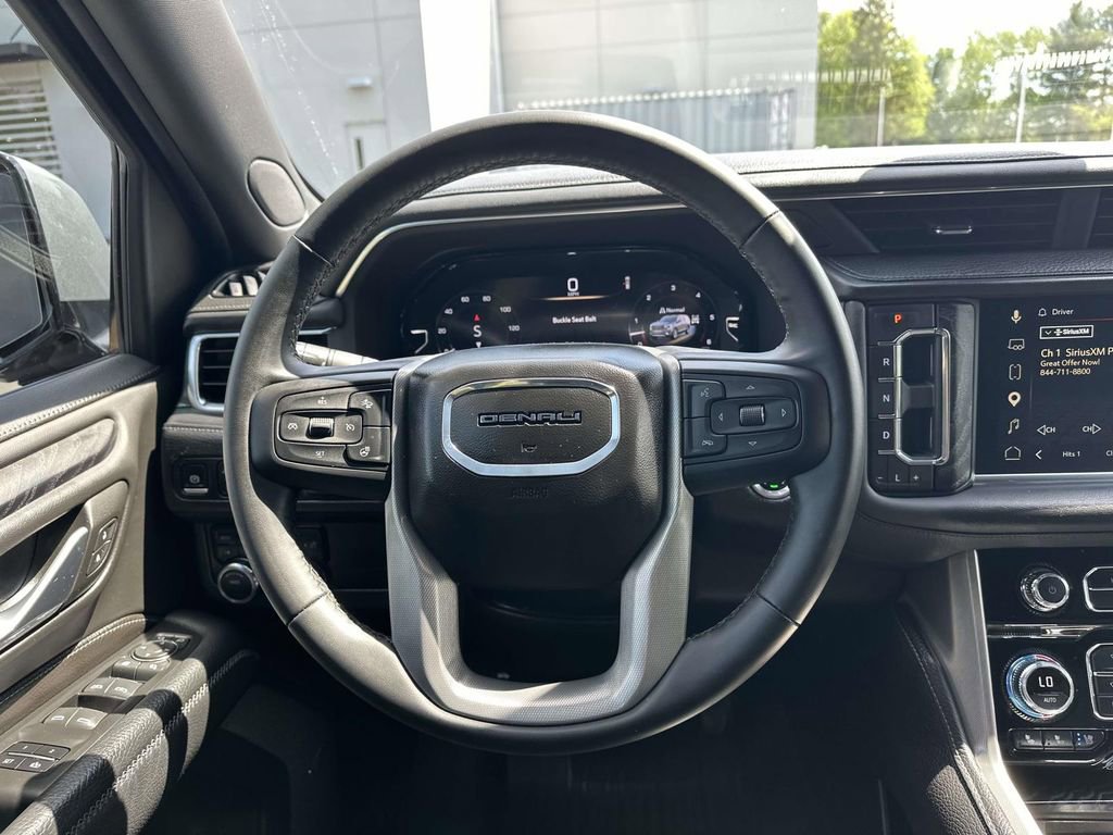 Used 2024 GMC Yukon XL Denali AWD/4WD image 14