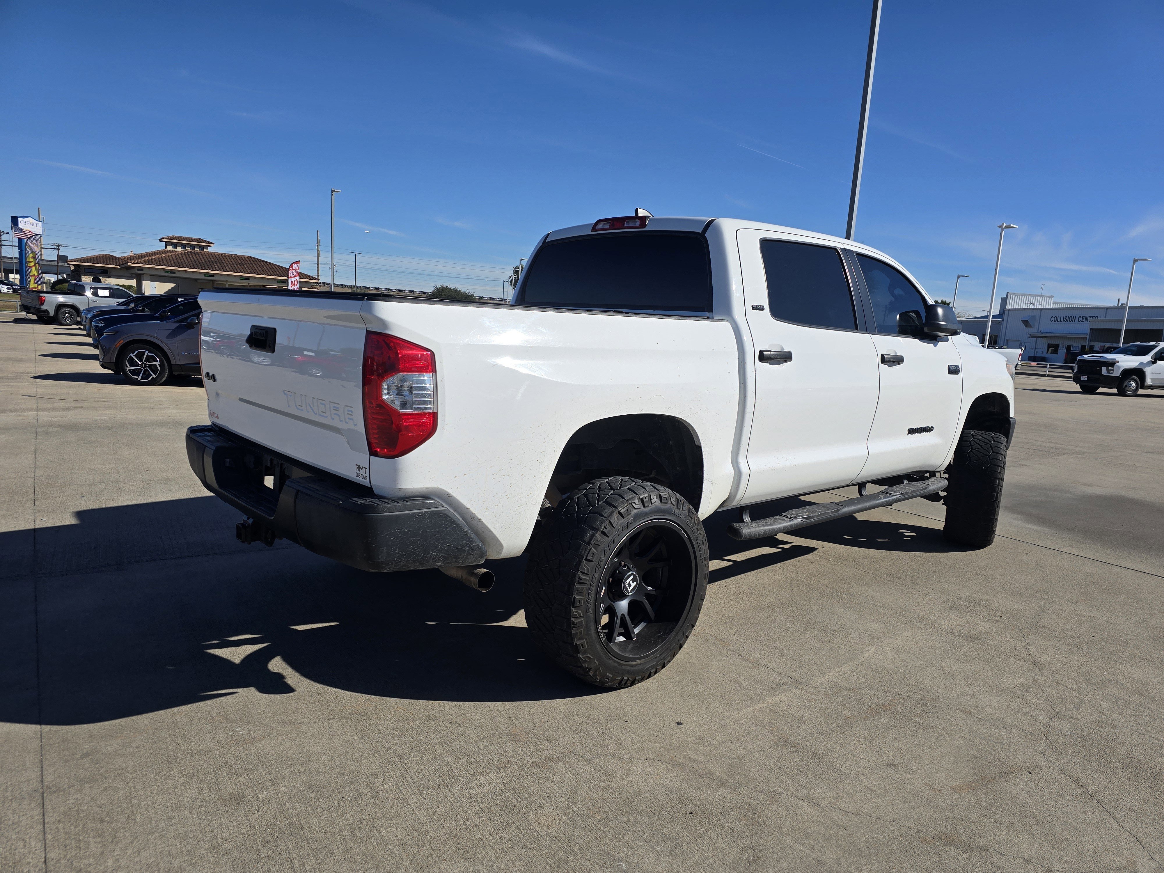 Used 2020 Toyota Tundra SR5 w/ SR5 Upgrade Package image 3