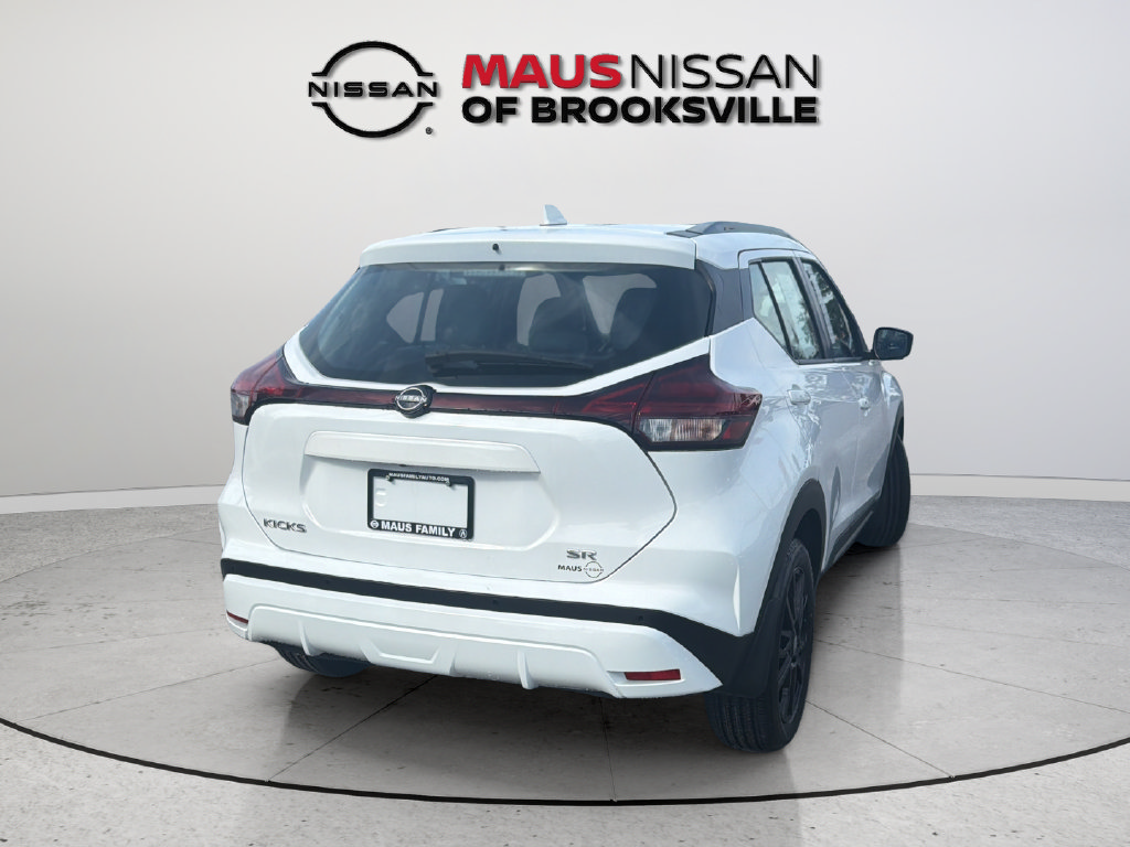Certified 2024 Nissan Kicks SR w/ SR Premium Package FWD image 10