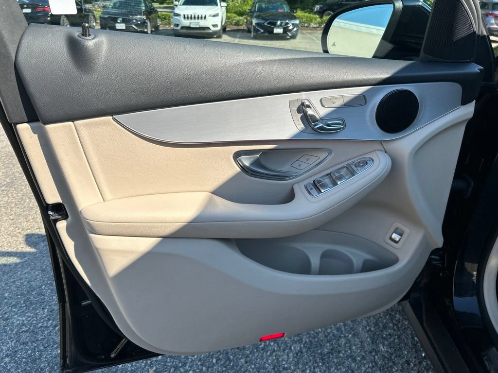 Used 2022 Mercedes-Benz GLC 300 4MATIC image 15