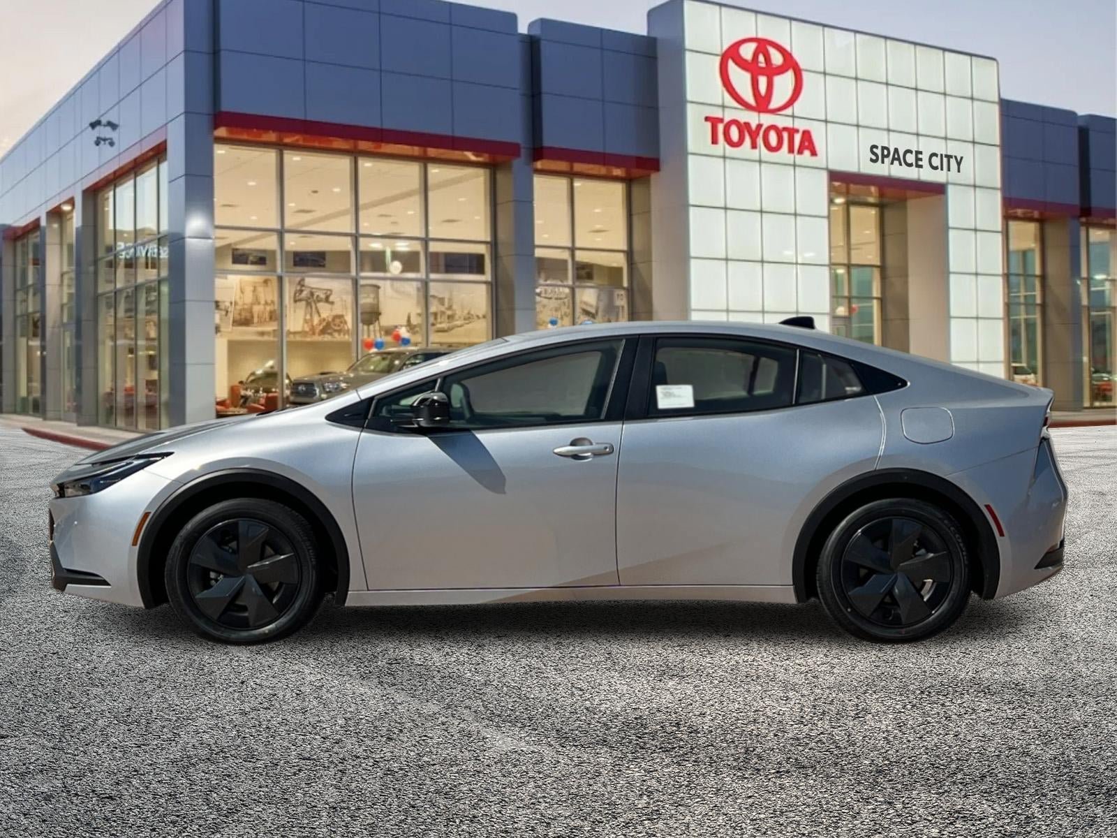 New 2026 Toyota Prius LE FWD image 2