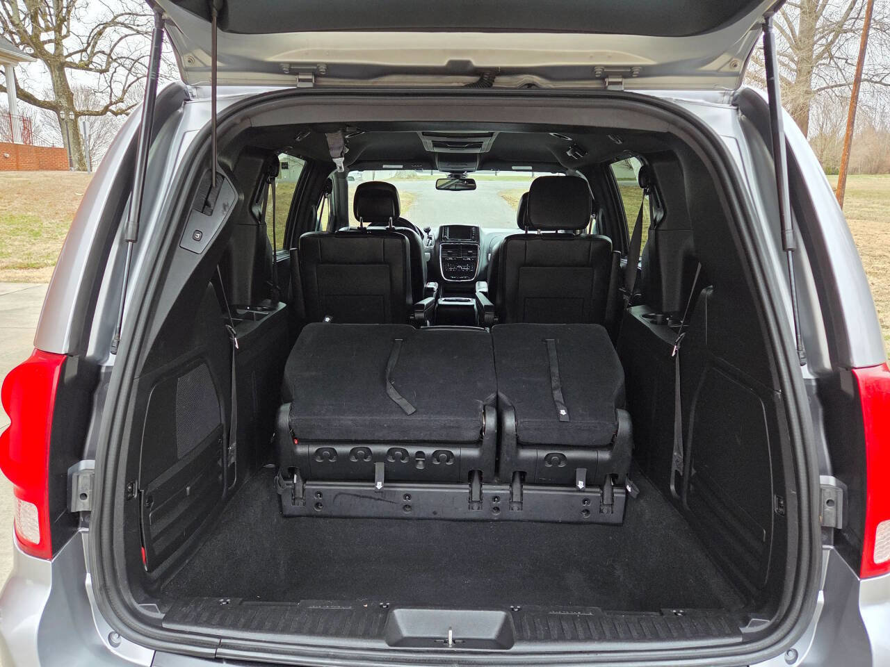 Used 2019 Dodge Grand Caravan GT image 32