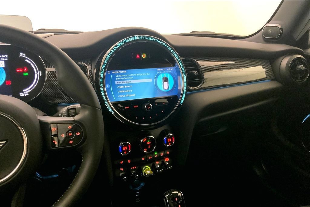 Used 2024 MINI Cooper SE FWD image 5