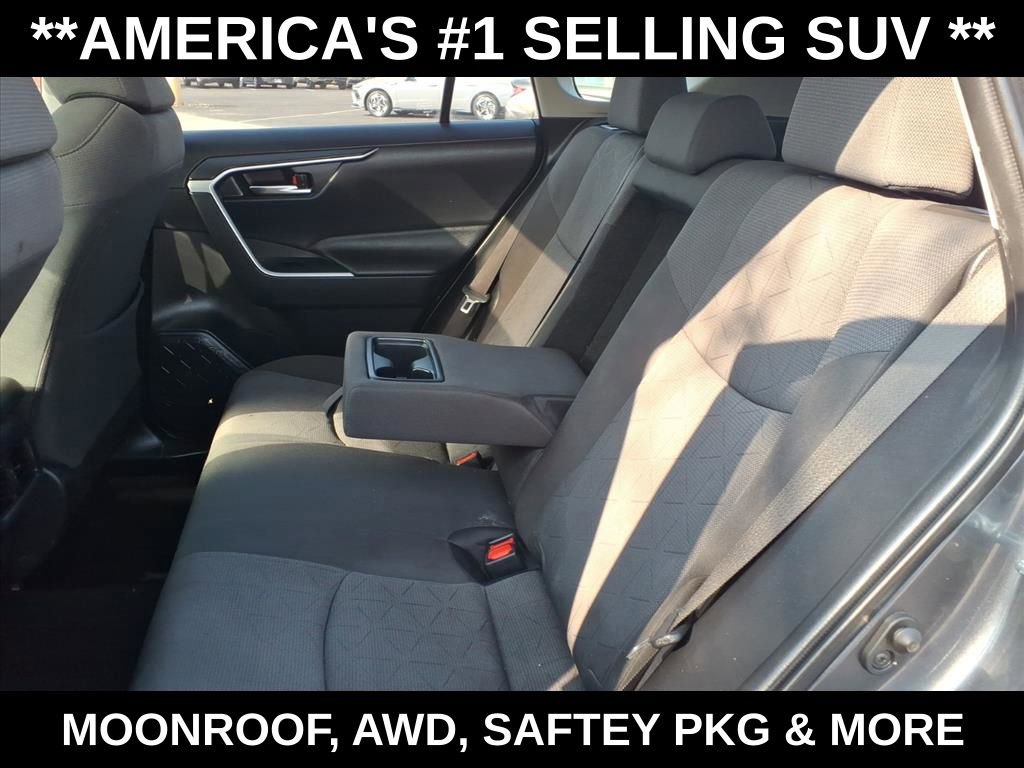 Used 2019 Toyota RAV4 XLE w/ Convenience Package FWD image 27