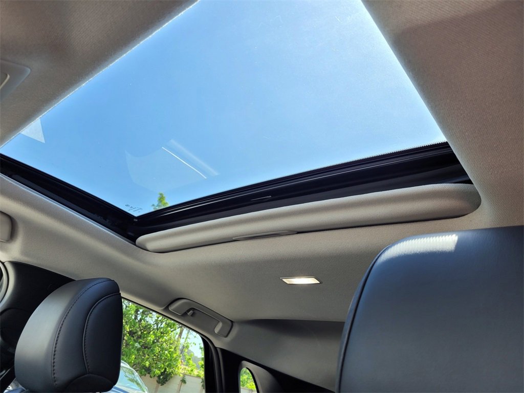 Used 2023 MAZDA CX-30 AWD 2.5 S w/ Premium Package image 19