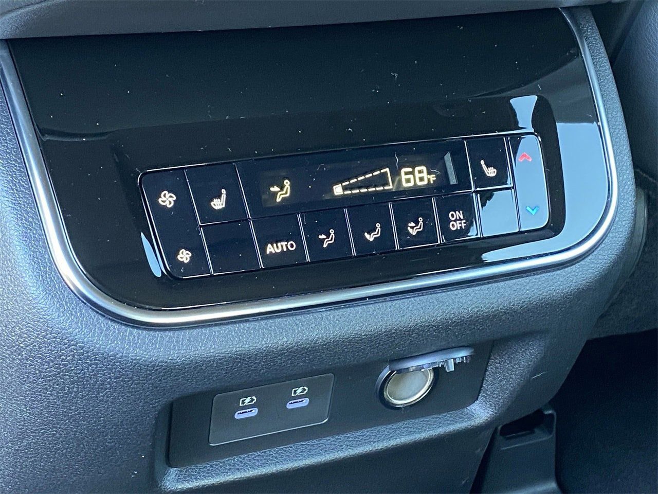 New 2026 Nissan Armada Platinum image 16