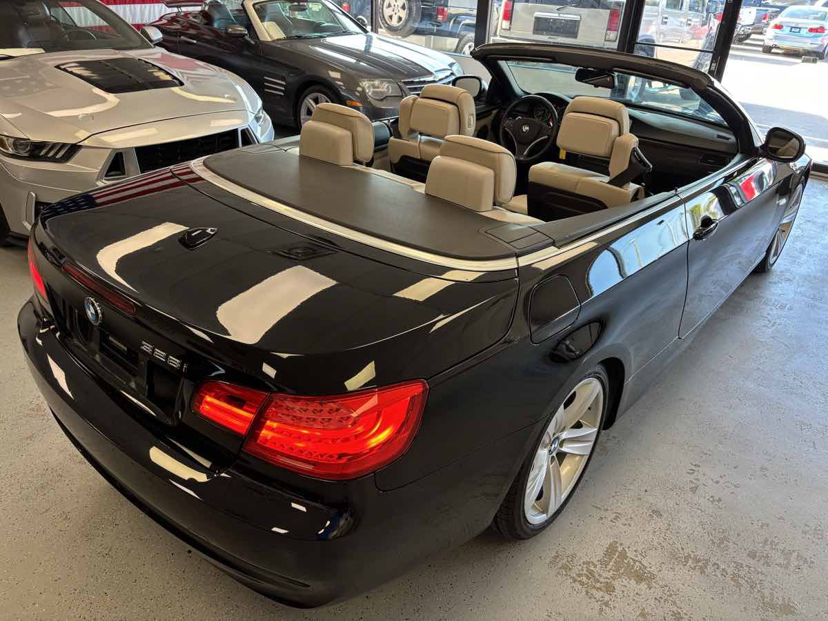 Used 2011 BMW 328i Convertible RWD image 18