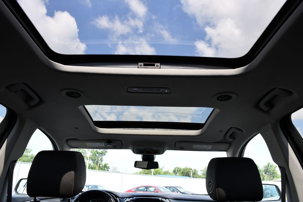 Used 2021 Chevrolet Traverse Premier w/ LPO, Floor Liner Package AWD/4WD image 33