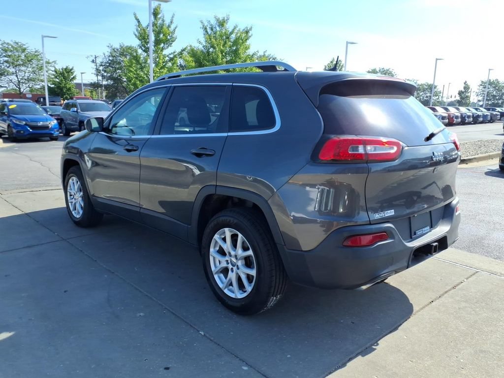 Used 2017 Jeep Cherokee Latitude w/ Cold Weather Group AWD/4WD image 7