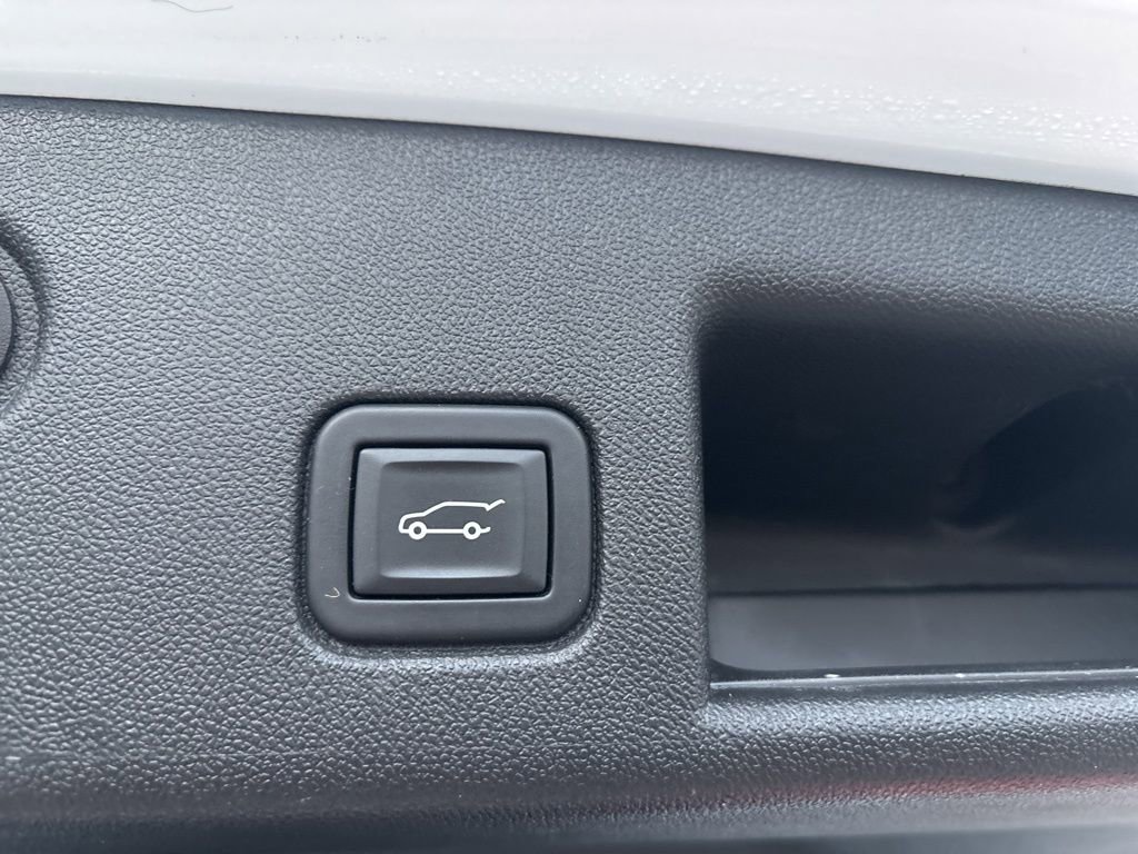 Used 2023 Chevrolet Equinox RS w/ RS Leather Package image 13