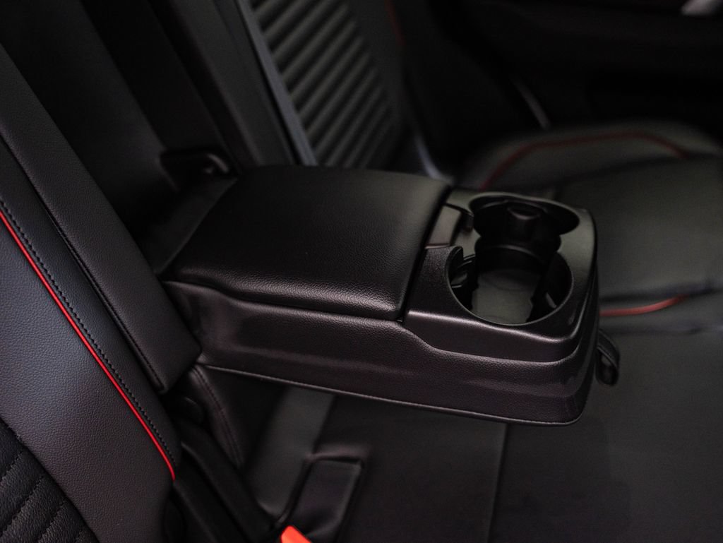 Used 2023 Land Rover Discovery Sport SE R-Dynamic AWD/4WD image 45