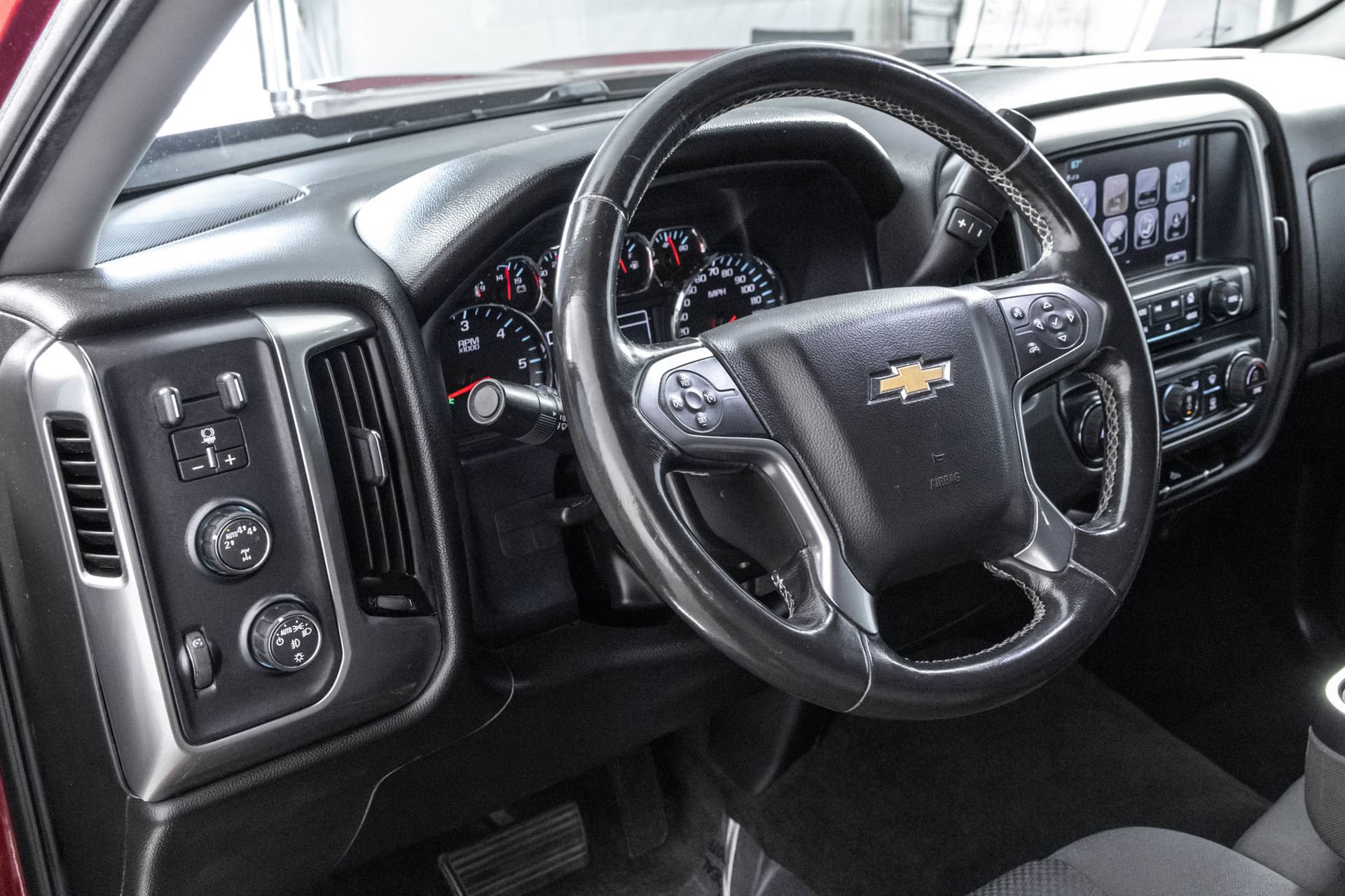 Used 2018 Chevrolet Silverado 1500 LT w/ All Star Edition AWD/4WD image 31