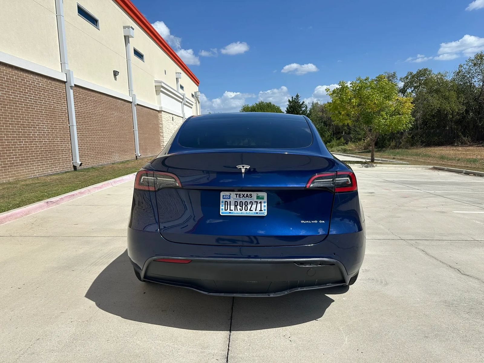 Used 2022 Tesla Model Y Long Range AWD/4WD image 5