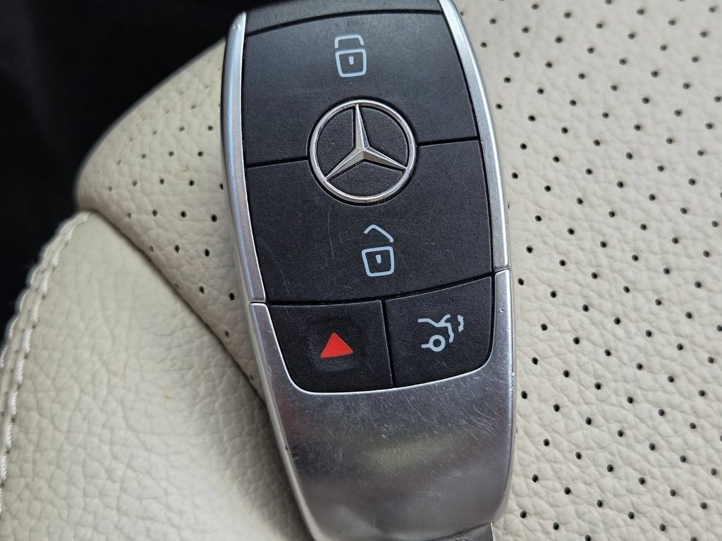 Used 2022 Mercedes-Benz GLC 300 4MATIC image 40