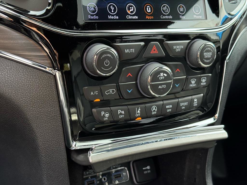 Used 2019 Jeep Grand Cherokee Limited w/ Luxury Group II image 30