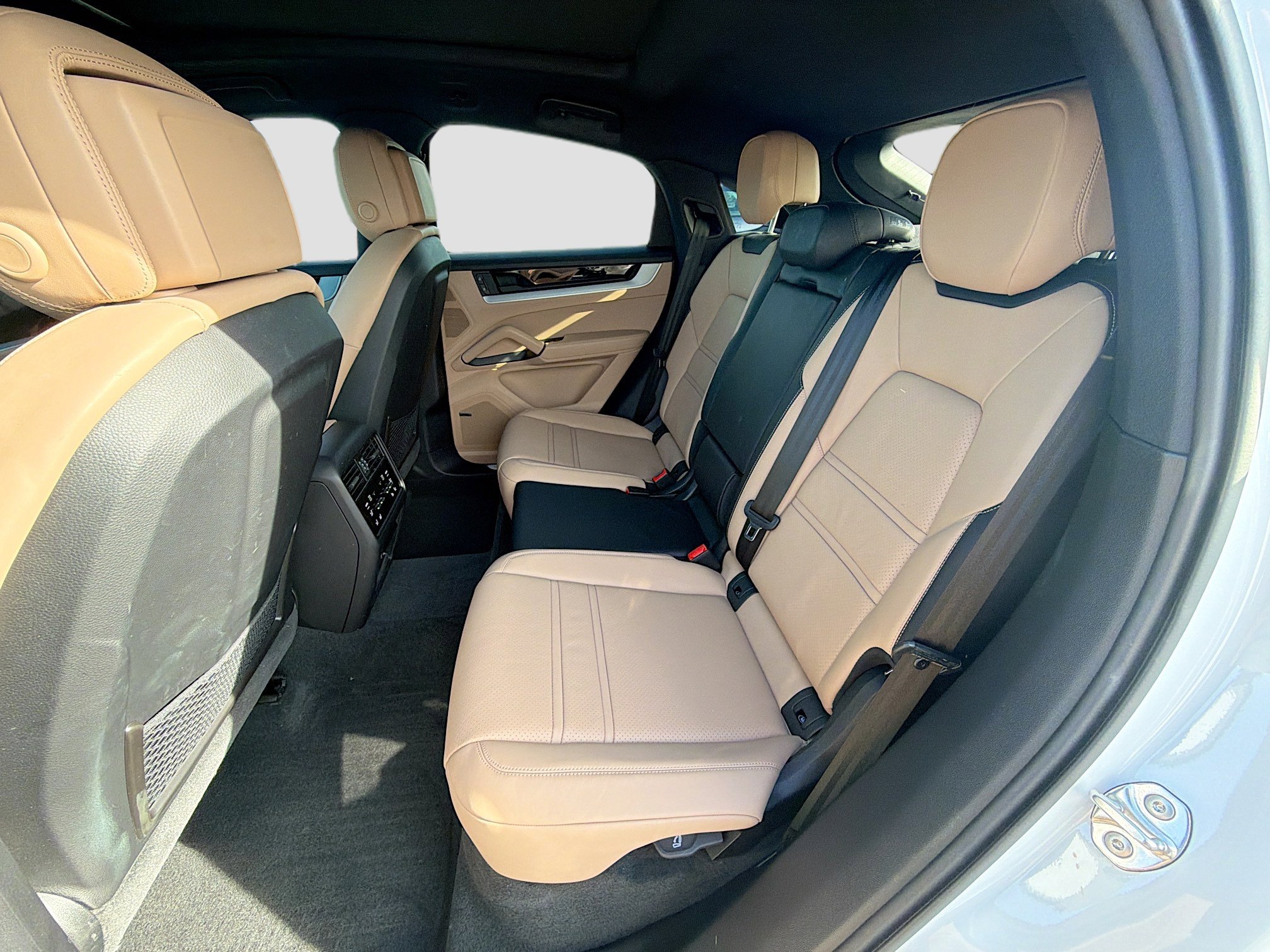 Used 2024 Porsche Cayenne S image 21