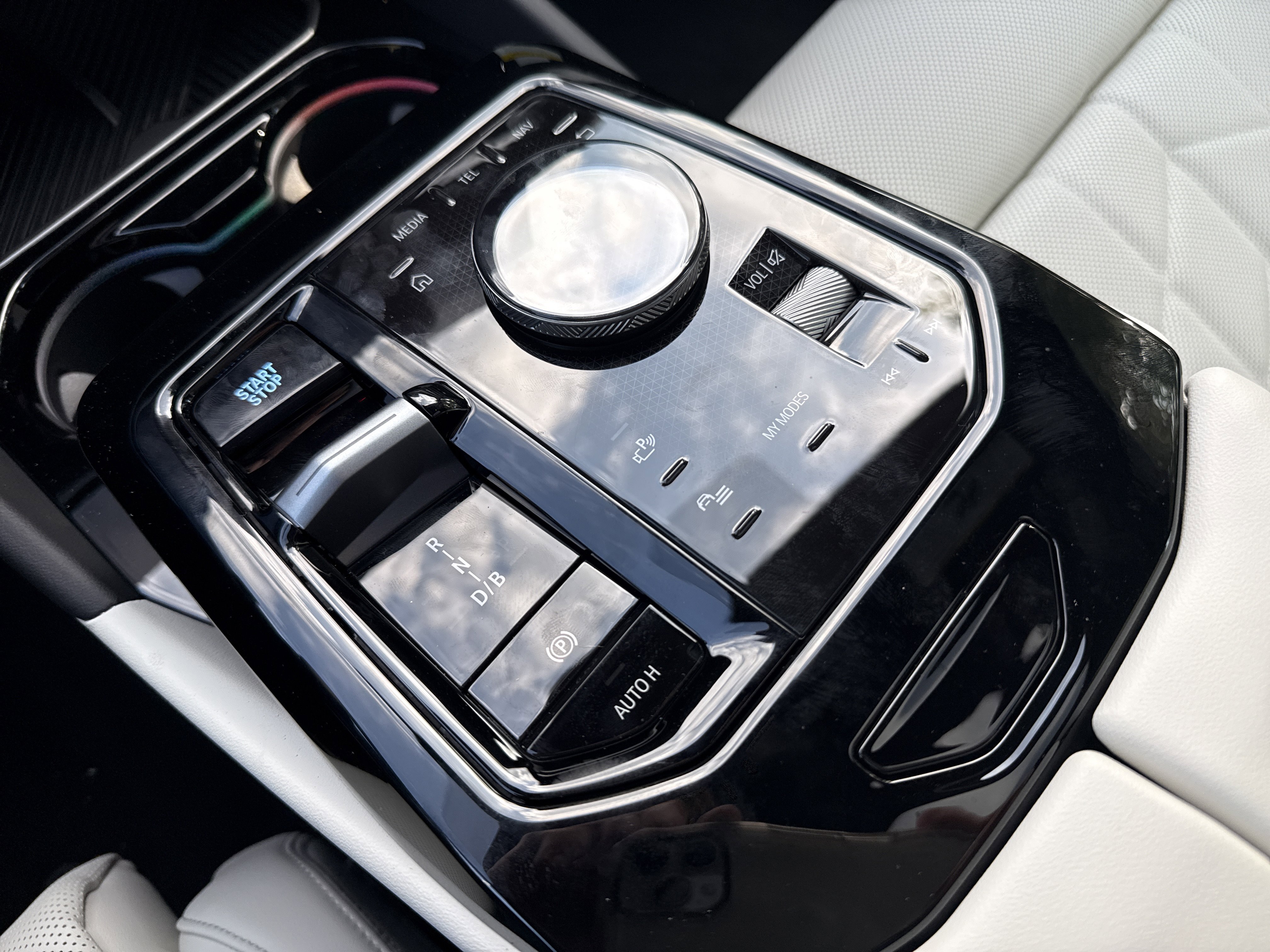 New 2026 BMW i5 eDrive40 image 17