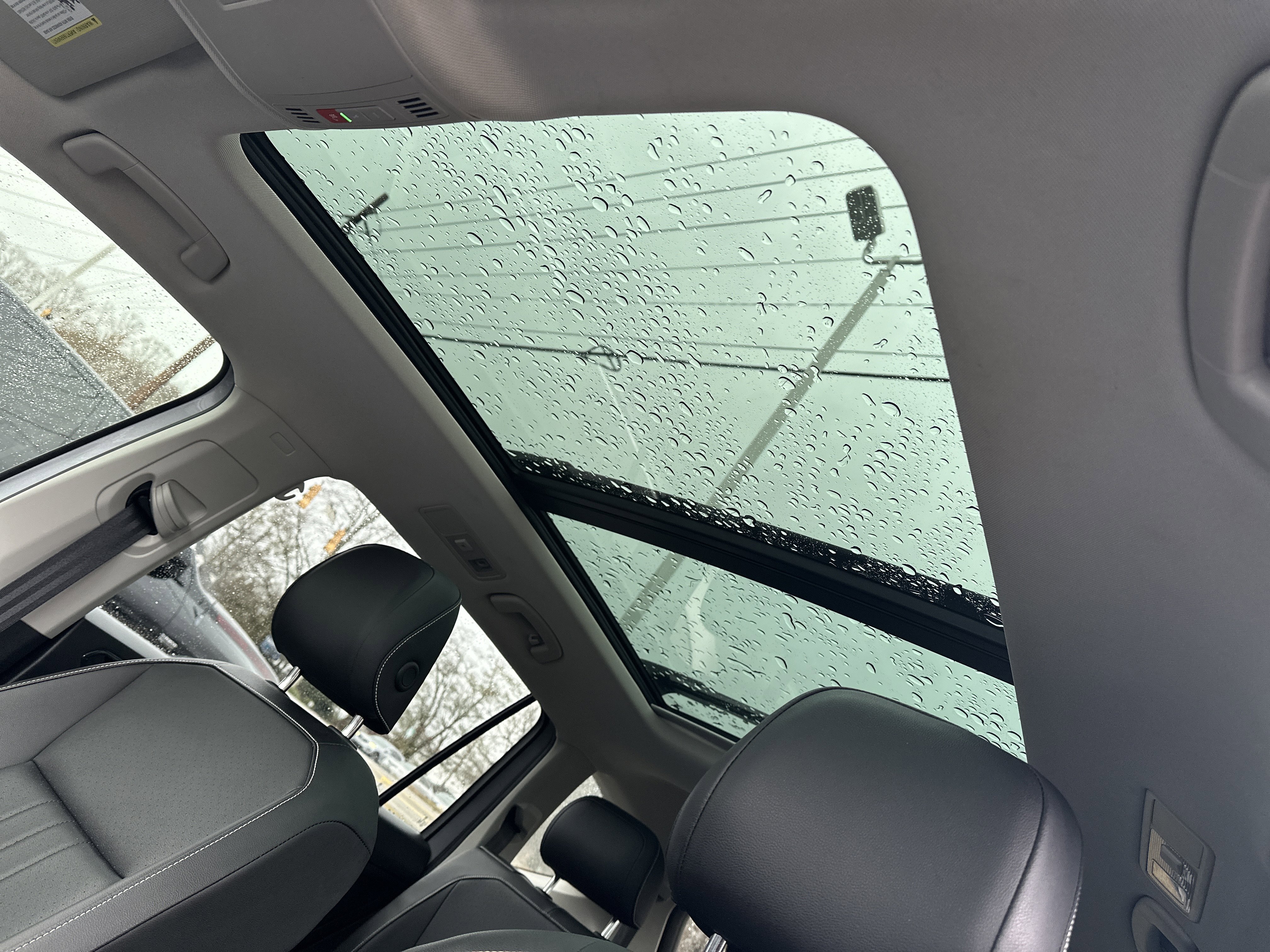 Used 2022 Volkswagen Tiguan SE image 33