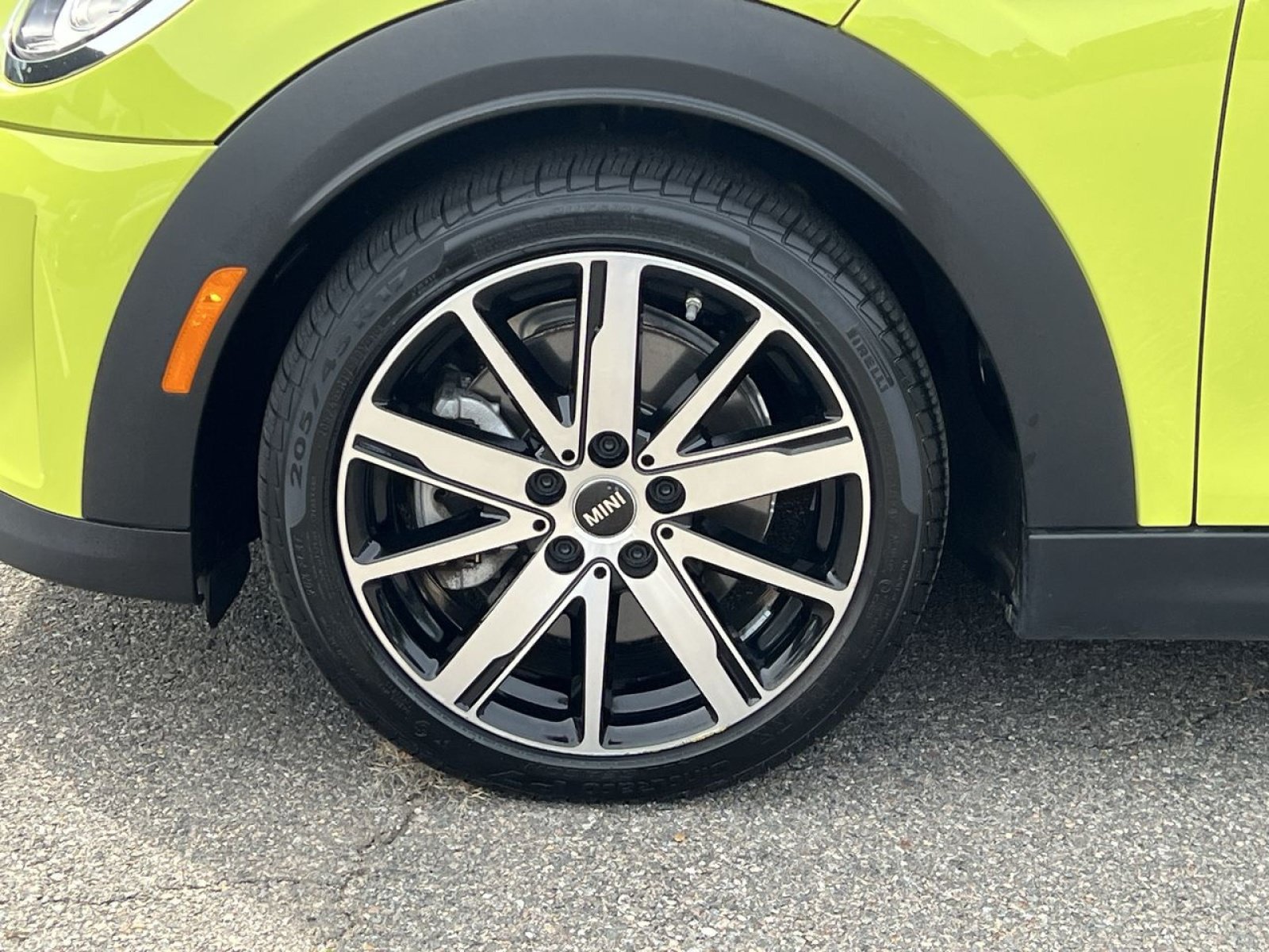 Used 2024 MINI Cooper S w/ Signature Upholstery Package FWD image 9