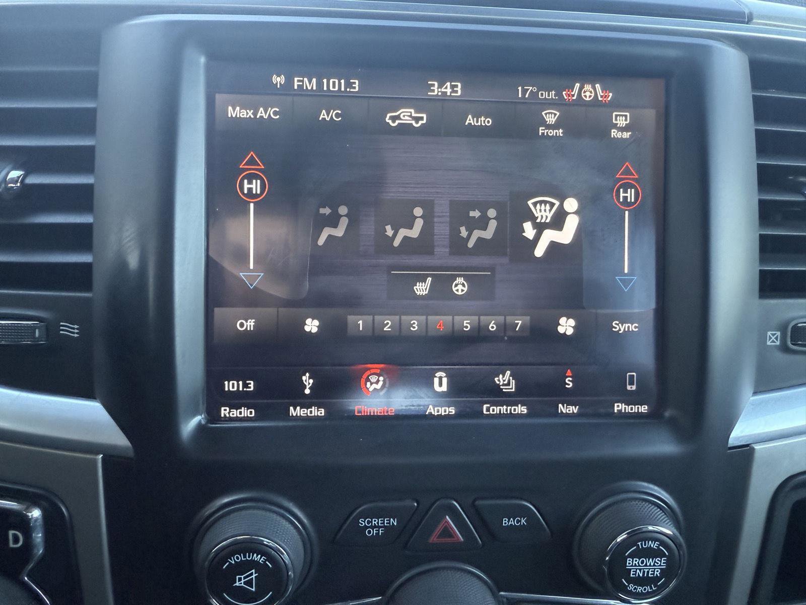 Used 2018 RAM 1500 SLT image 17