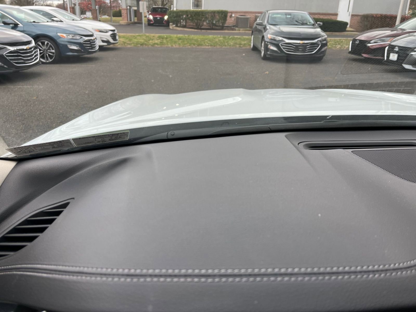 Used 2025 Genesis G70 2.5T image 34