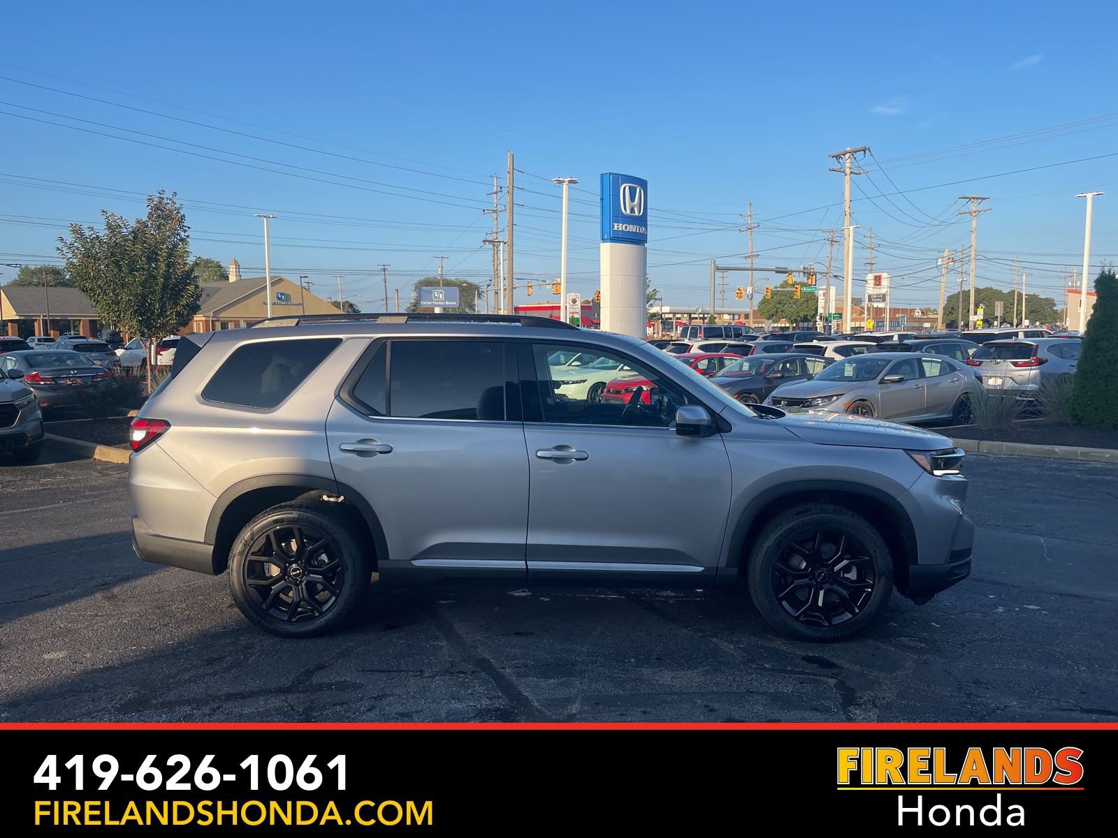 New 2025 Honda Pilot Touring image 5