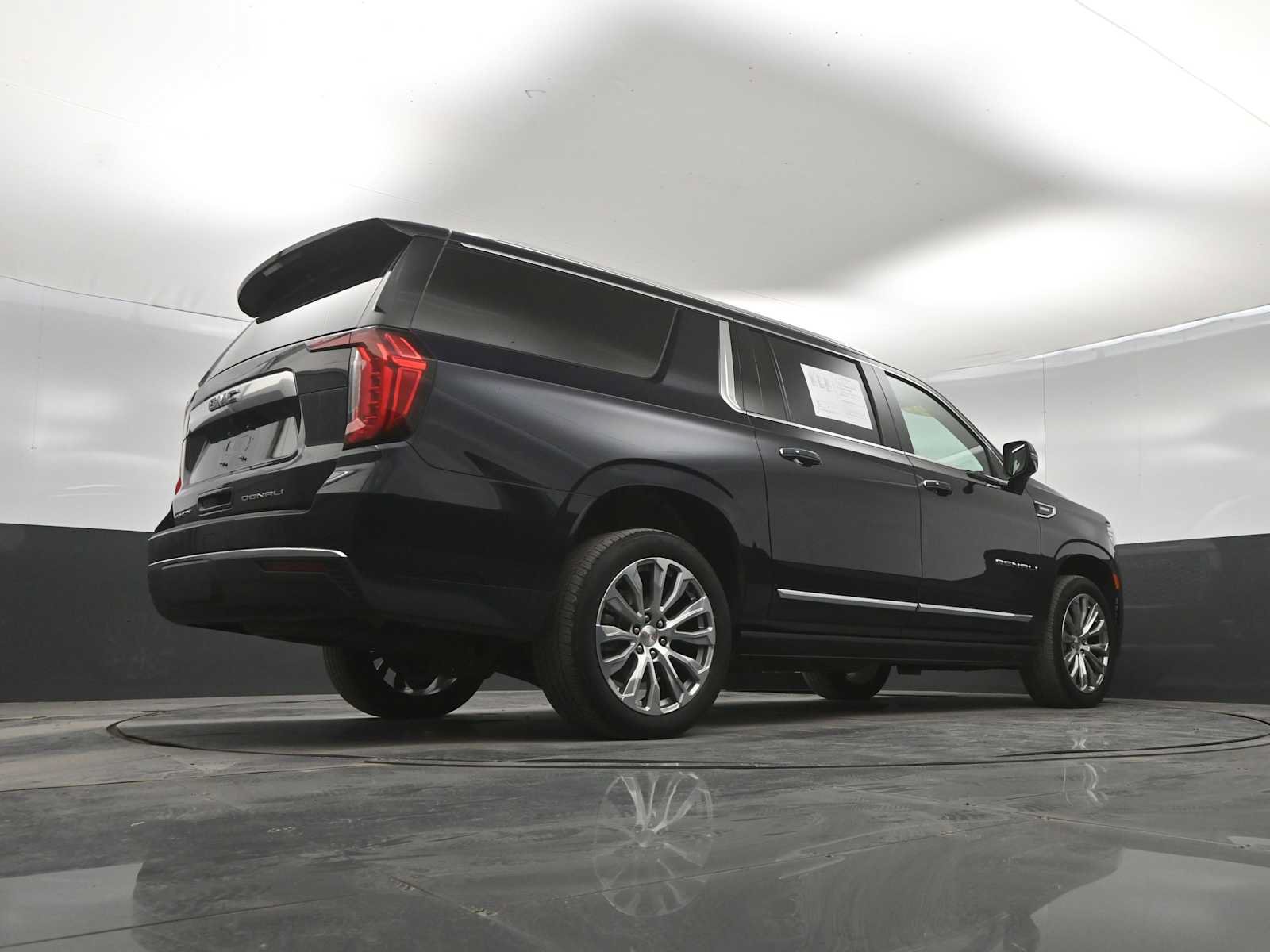 Used 2023 GMC Yukon XL Denali w/ Max Trailering Package AWD/4WD image 42