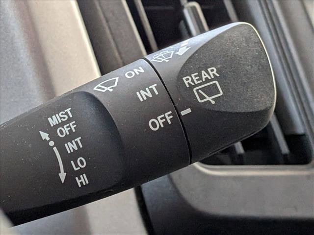 Used 2016 Toyota RAV4 LE FWD image 10