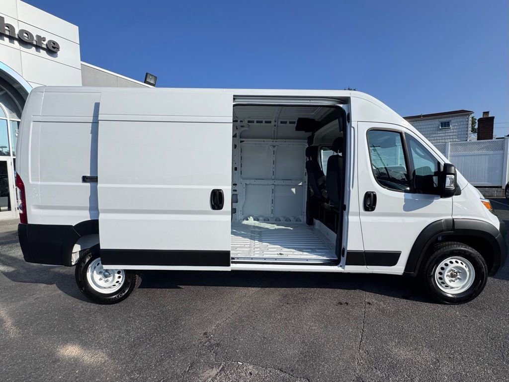 Used 2025 RAM ProMaster 2500 w/ Convenience Group image 10