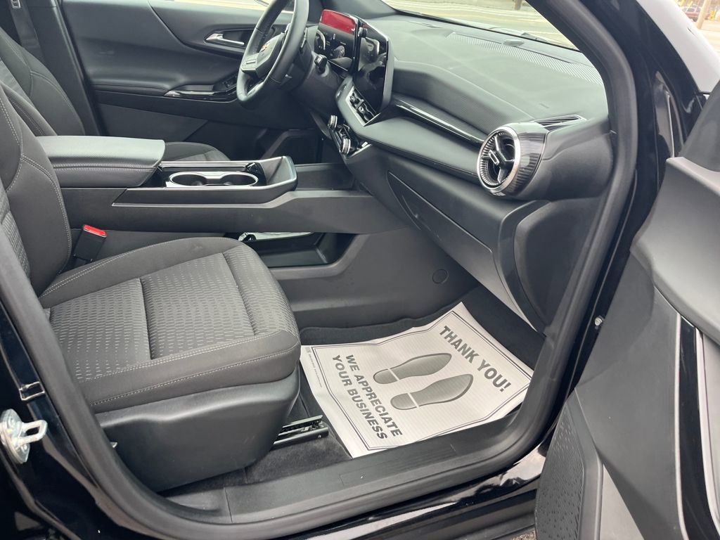 Used 2025 Chevrolet Equinox LT image 30