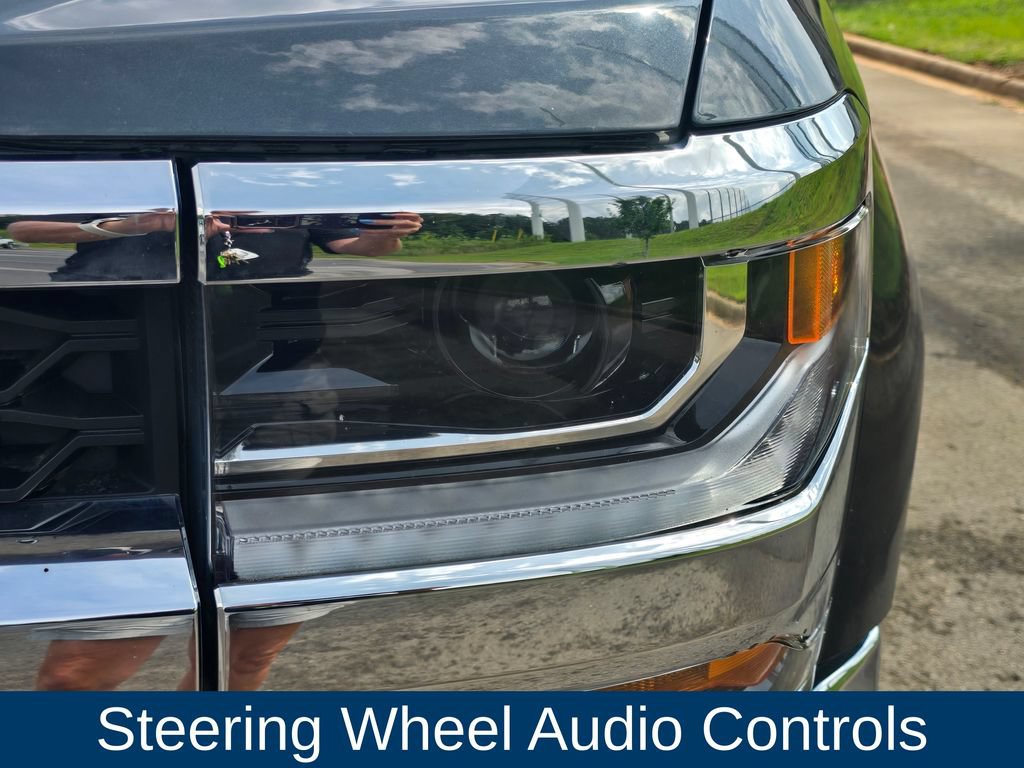 Used 2018 Chevrolet Silverado 1500 LT w/ All Star Edition AWD/4WD image 8