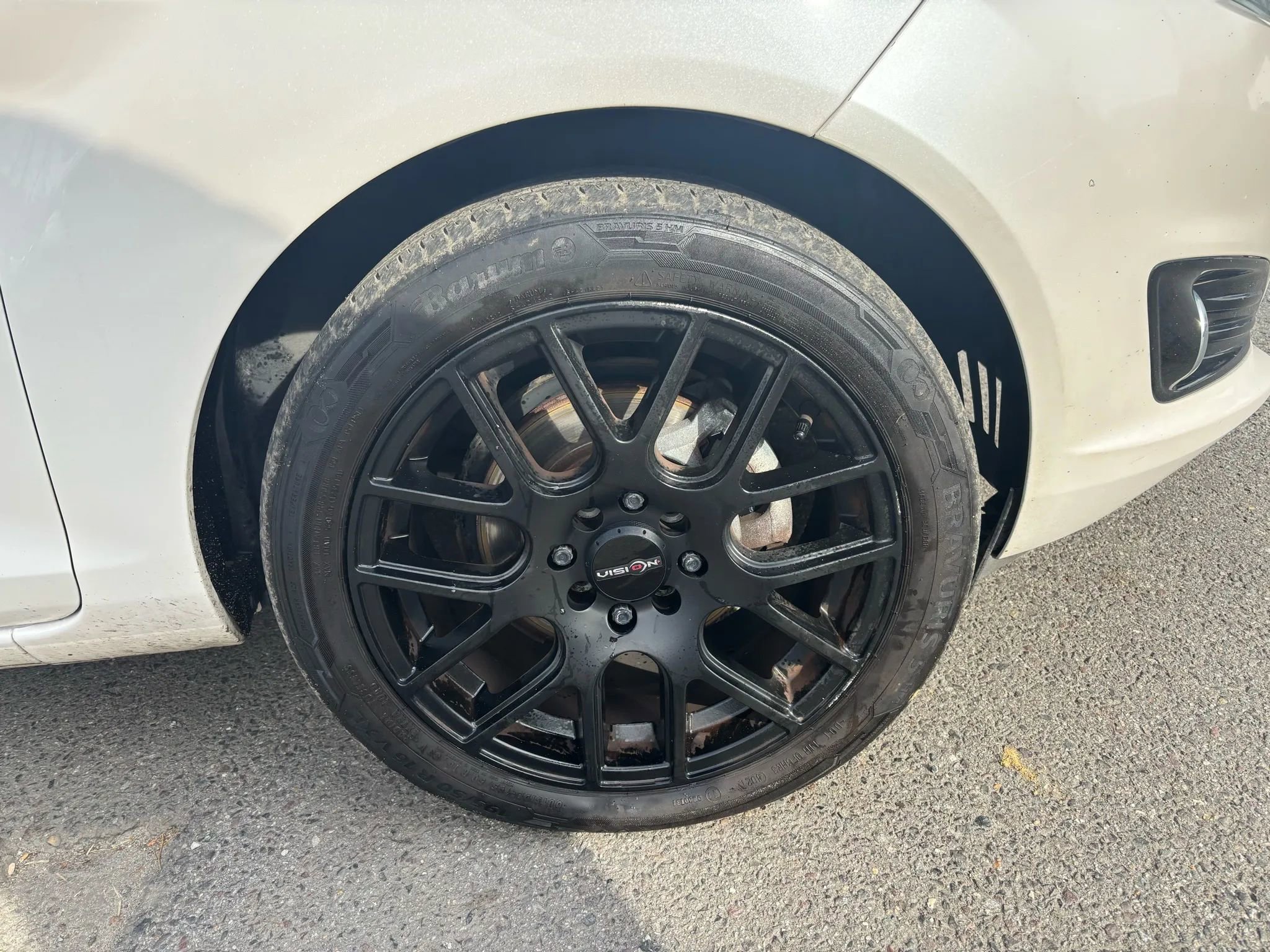 Used 2016 Ford Fiesta Titanium image 6