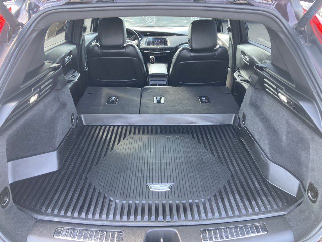Used 2021 Cadillac XT4 Premium Luxury image 8