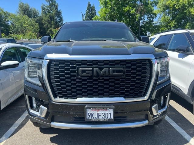 Used 2021 GMC Yukon Denali w/ Denali Premium Package AWD/4WD image 2