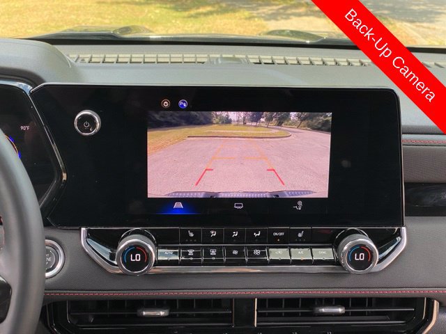 Used 2025 Chevrolet Colorado Z71 AWD/4WD image 35