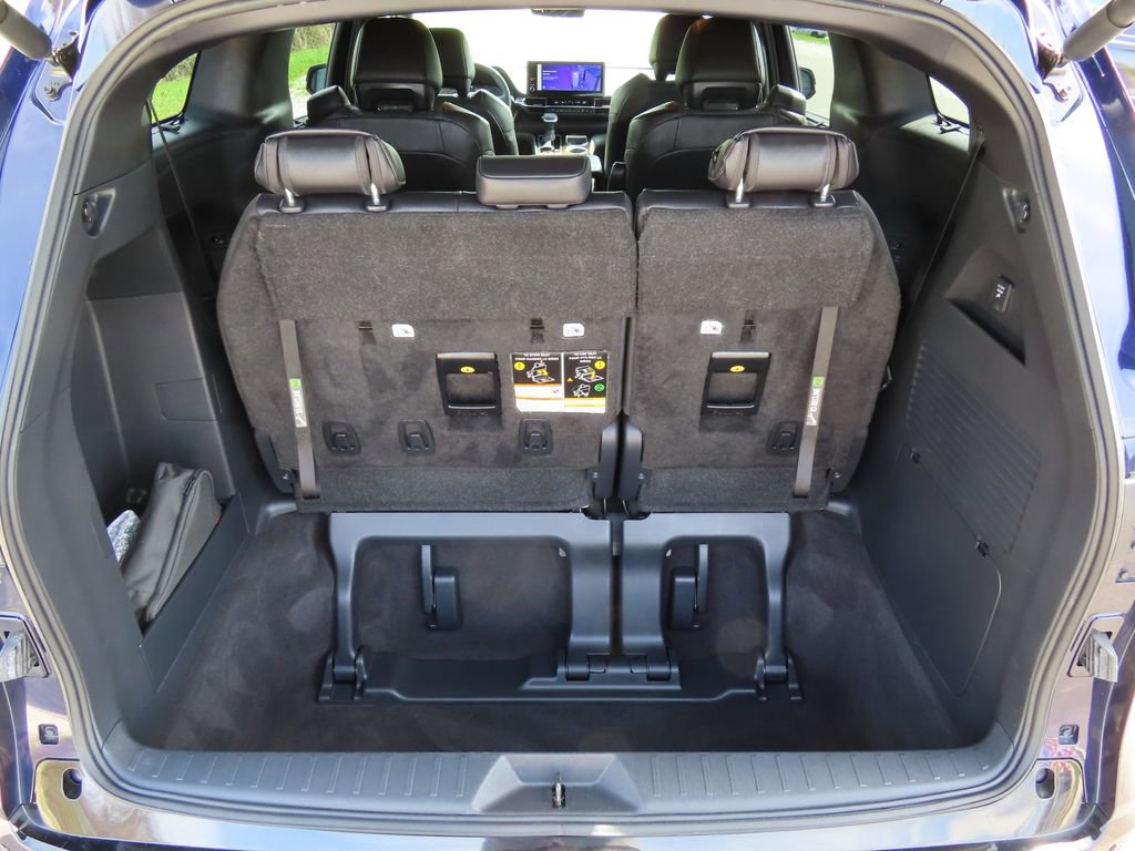 Used 2025 Toyota Sienna Platinum AWD/4WD image 20
