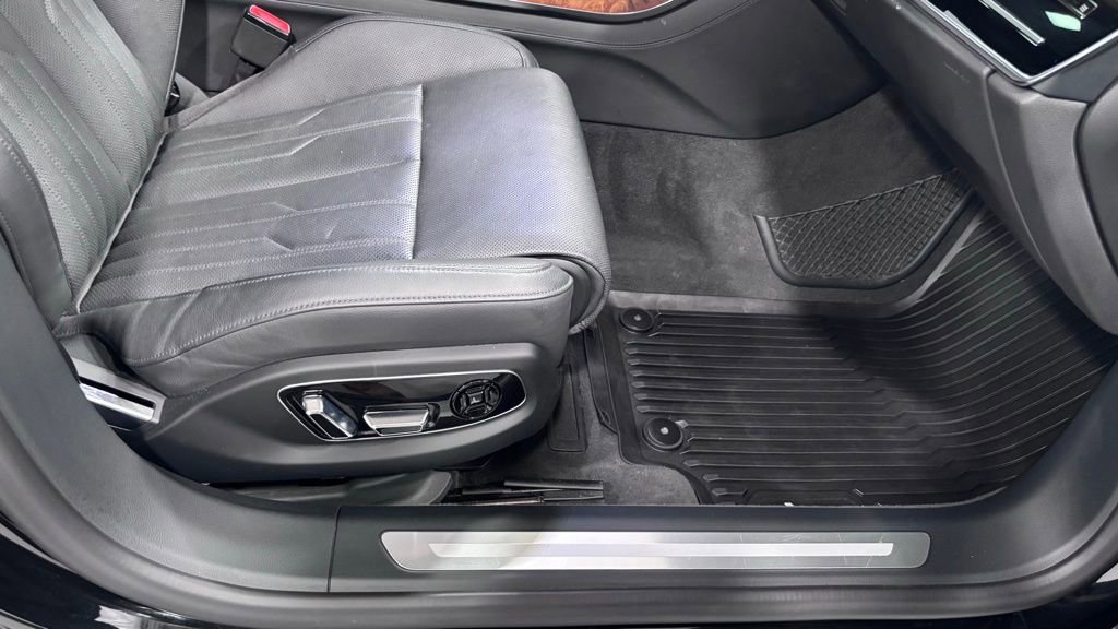 Used 2019 Audi A8 L 3.0T w/ Executive Package image 17