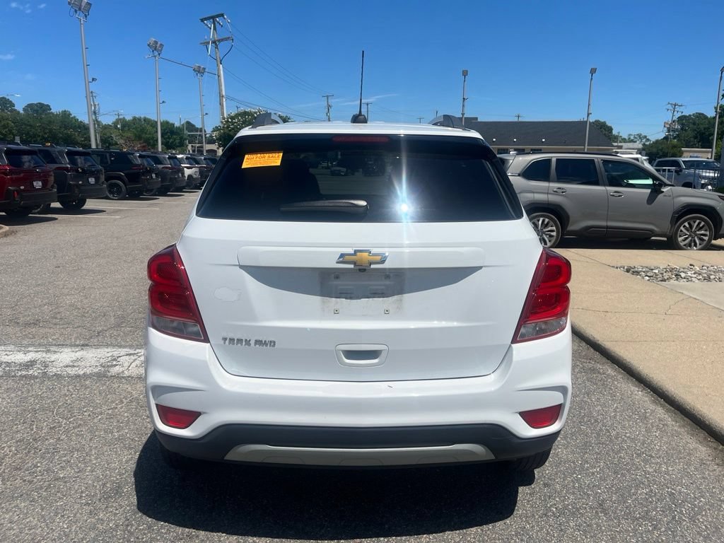 Used 2022 Chevrolet Trax LT w/ LT Convenience Package AWD/4WD image 5