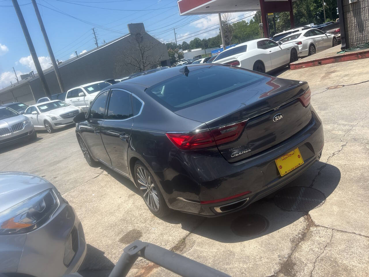 Used 2017 Kia Cadenza Premium w/ Luxury Package FWD image 7