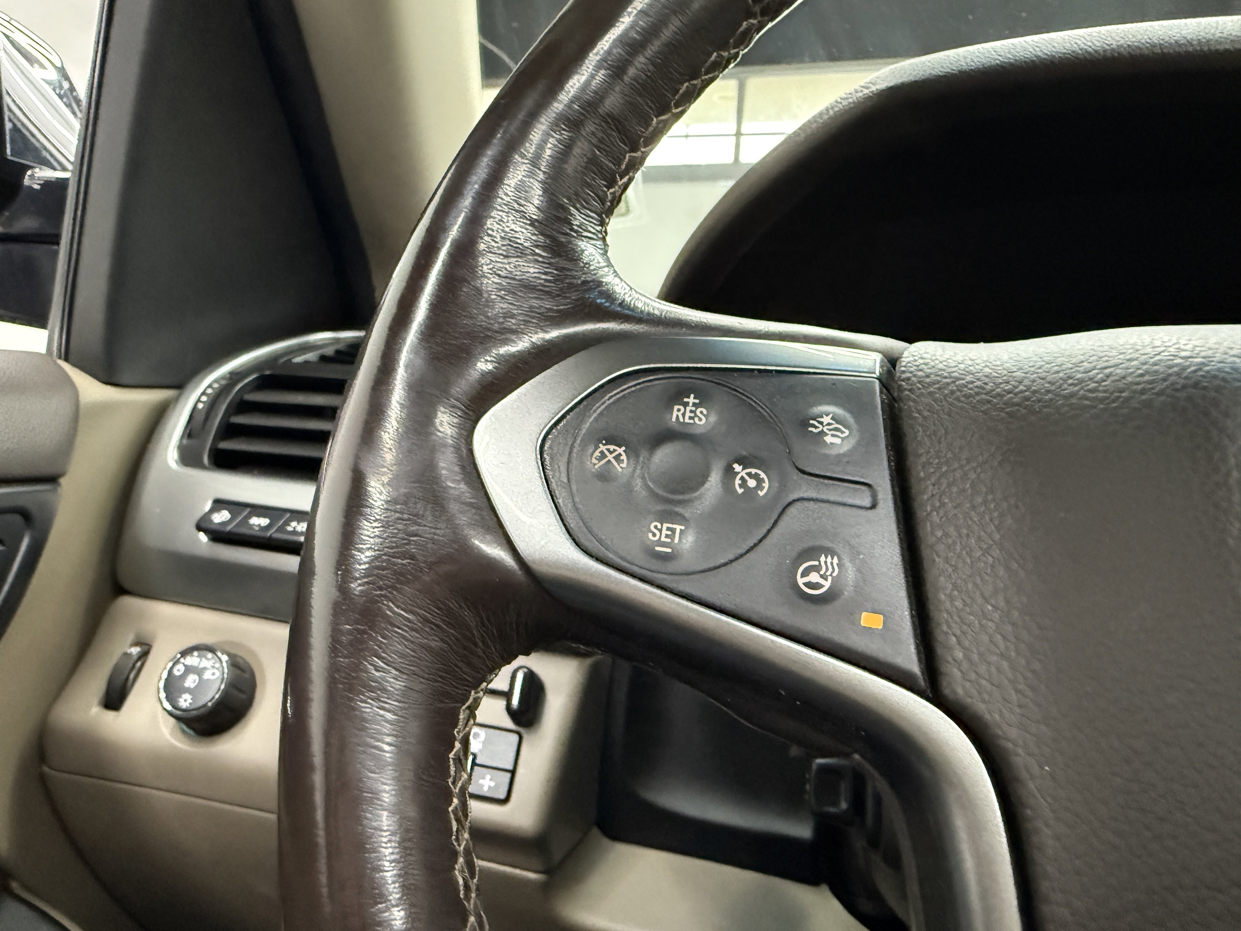 Used 2017 Chevrolet Suburban Premier image 18