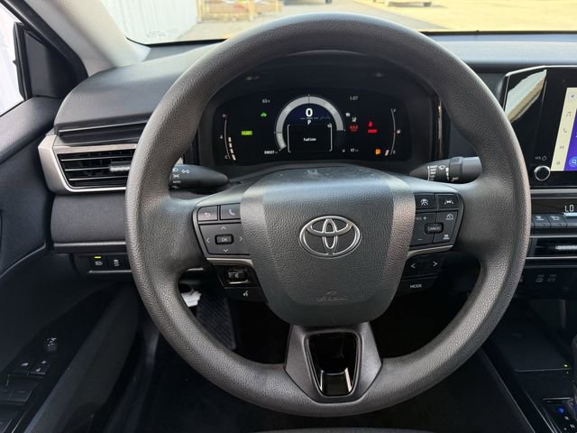 Used 2025 Toyota Camry LE image 13