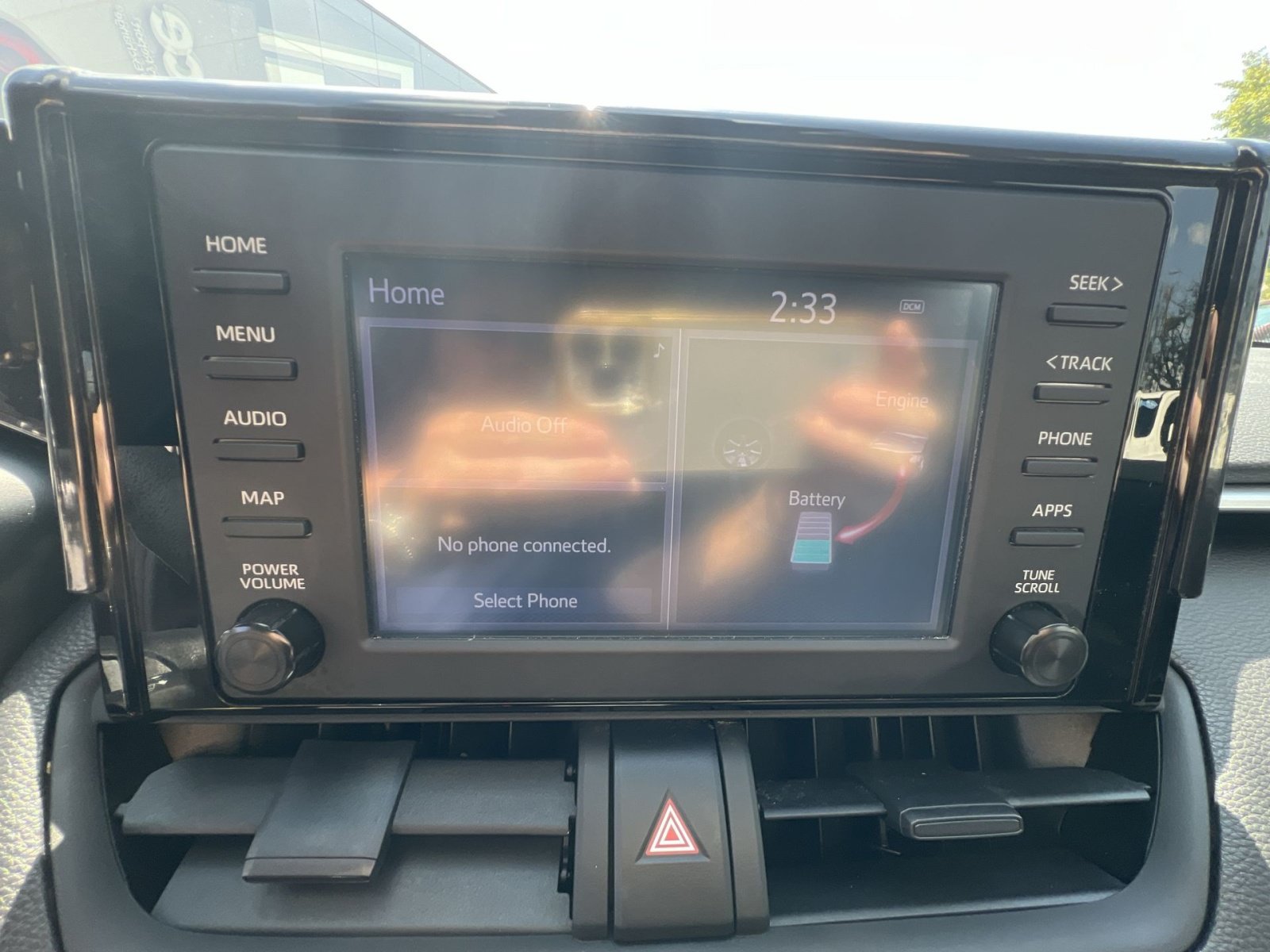 Used 2019 Toyota RAV4 LE w/ Carpet Mat Package AWD/4WD image 17
