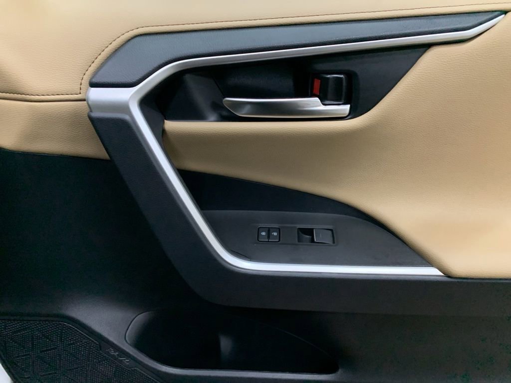 New 2025 Toyota RAV4 Limited image 19
