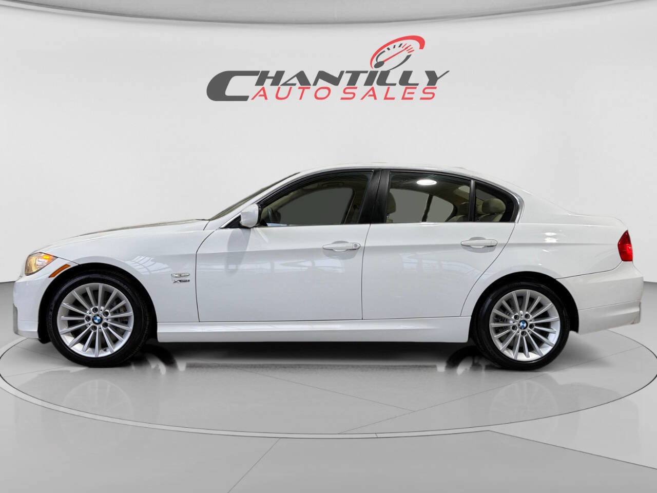 Used 2010 BMW 335i xDrive Sedan image 2