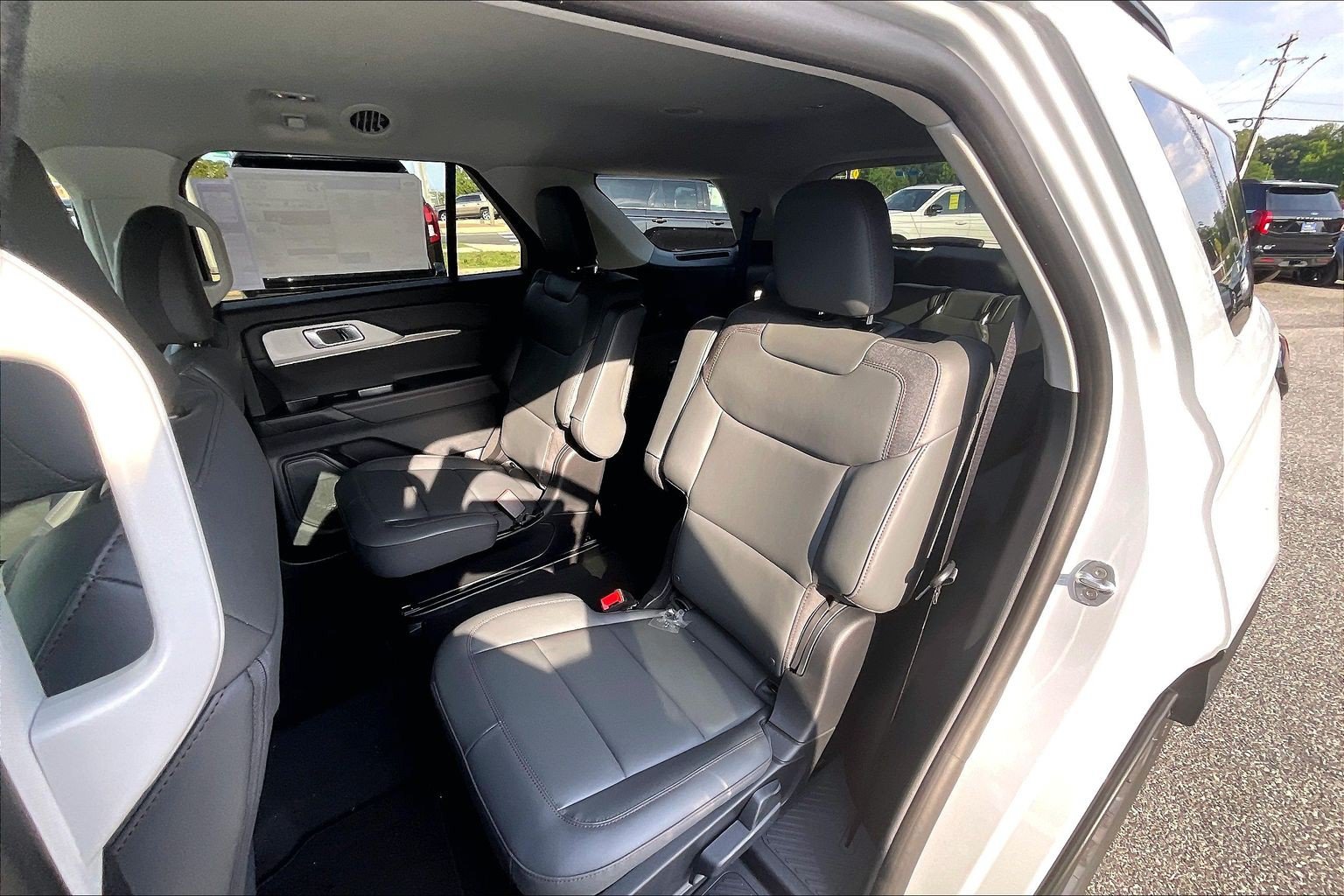 New 2026 Ford Explorer Active w/ Active Comfort Package AWD/4WD image 10