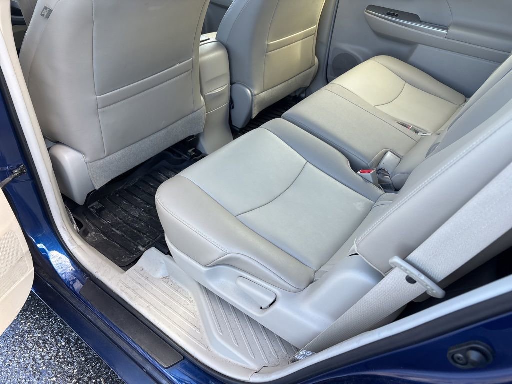 Used 2017 Toyota Prius V Five image 12