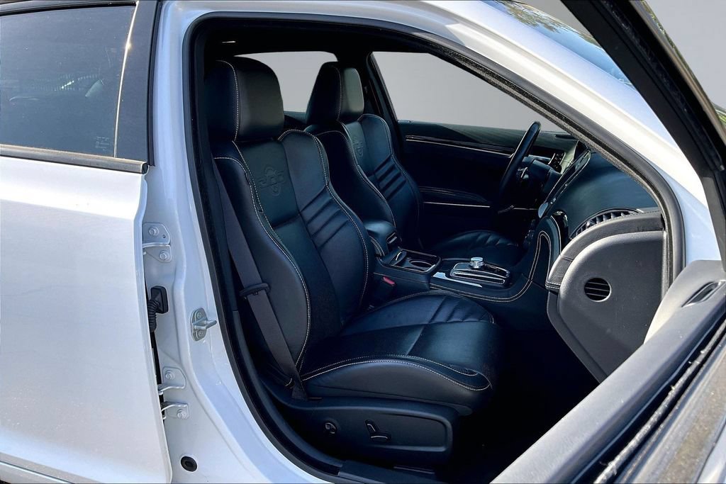 Used 2023 Chrysler 300 C RWD image 16