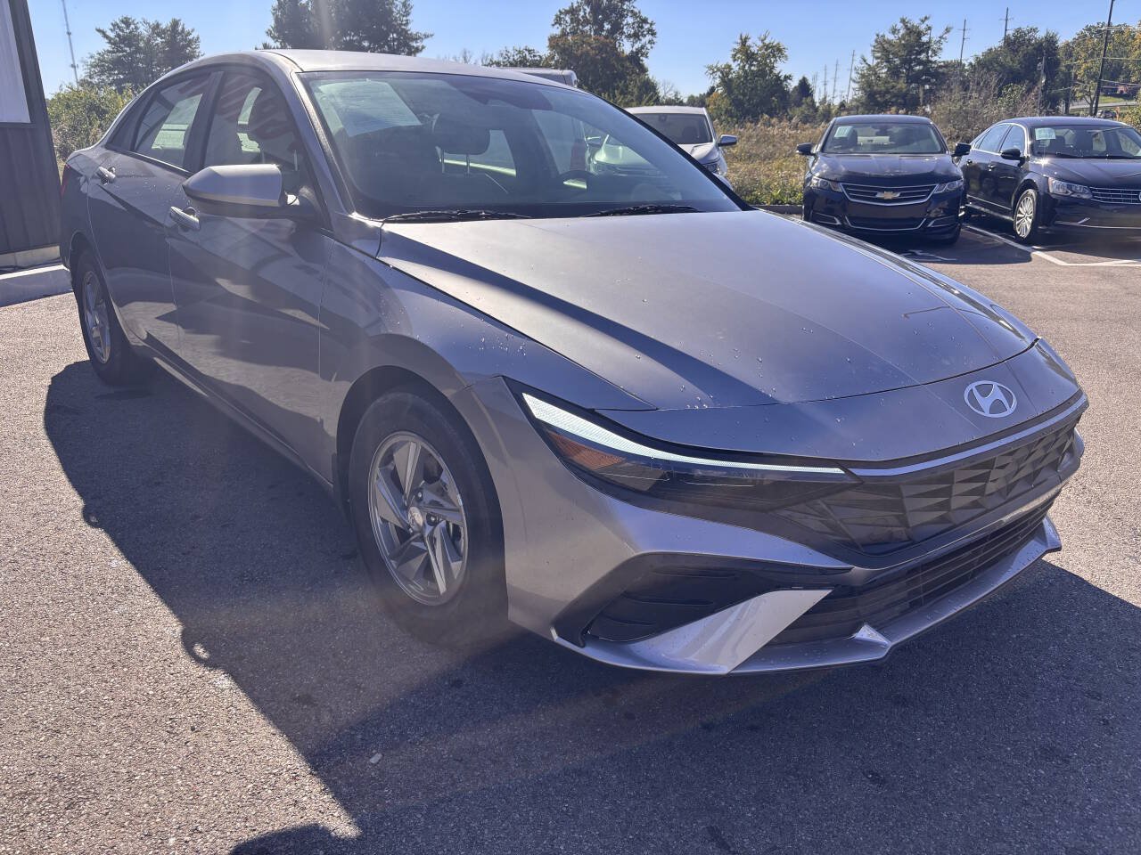 Used 2025 Hyundai Elantra SE FWD image 5