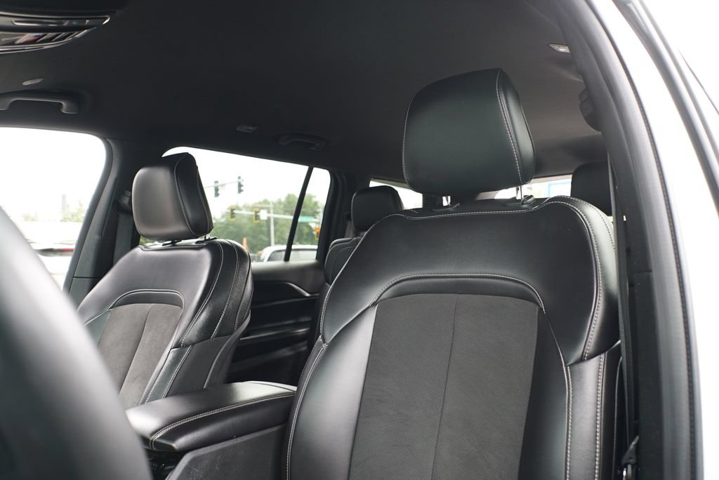 Used 2023 Jeep Grand Cherokee L Laredo AWD/4WD image 21