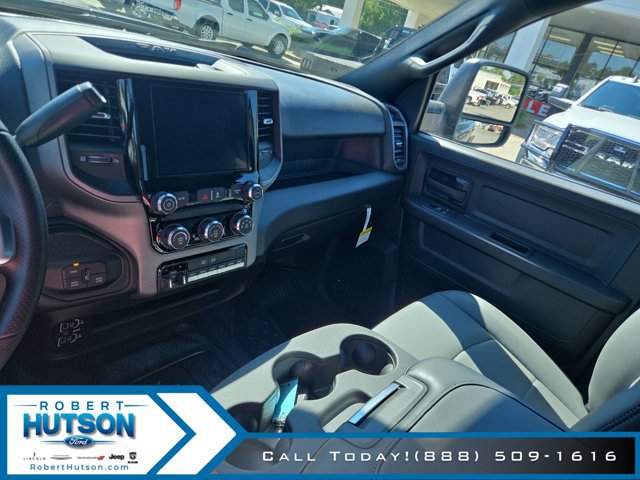 New 2026 RAM 3500 Tradesman w/ Chrome Appearance Group A AWD/4WD image 17